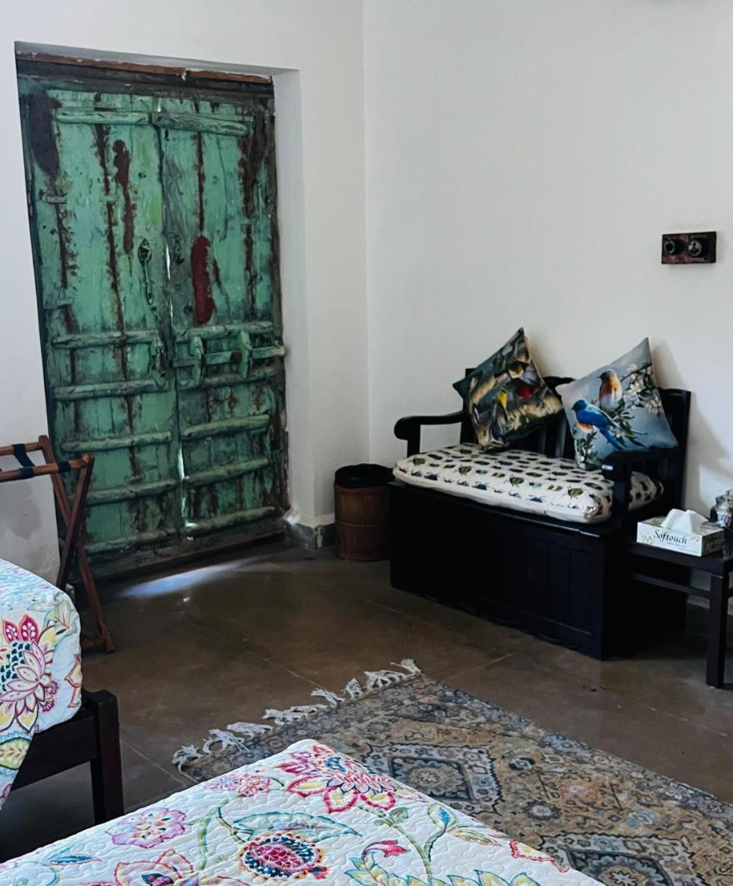 Chandera Kothi Орча Екстериор снимка
